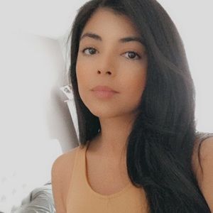 Meet your Posher, Claudia